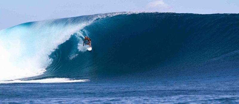 Серфинг волны. Cloudbreak